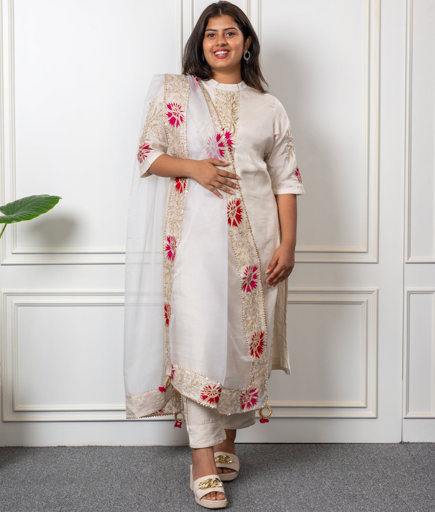 Dola silk kurta and pant set with organza dupatta with heavy border with sequence and pearl work
